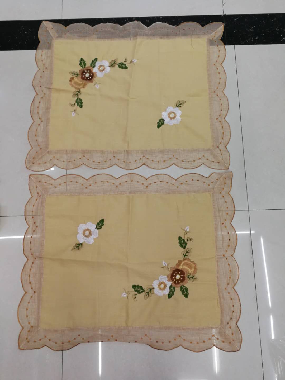 Clearance sale of the remaining stock of the three-piece linen embroidery set