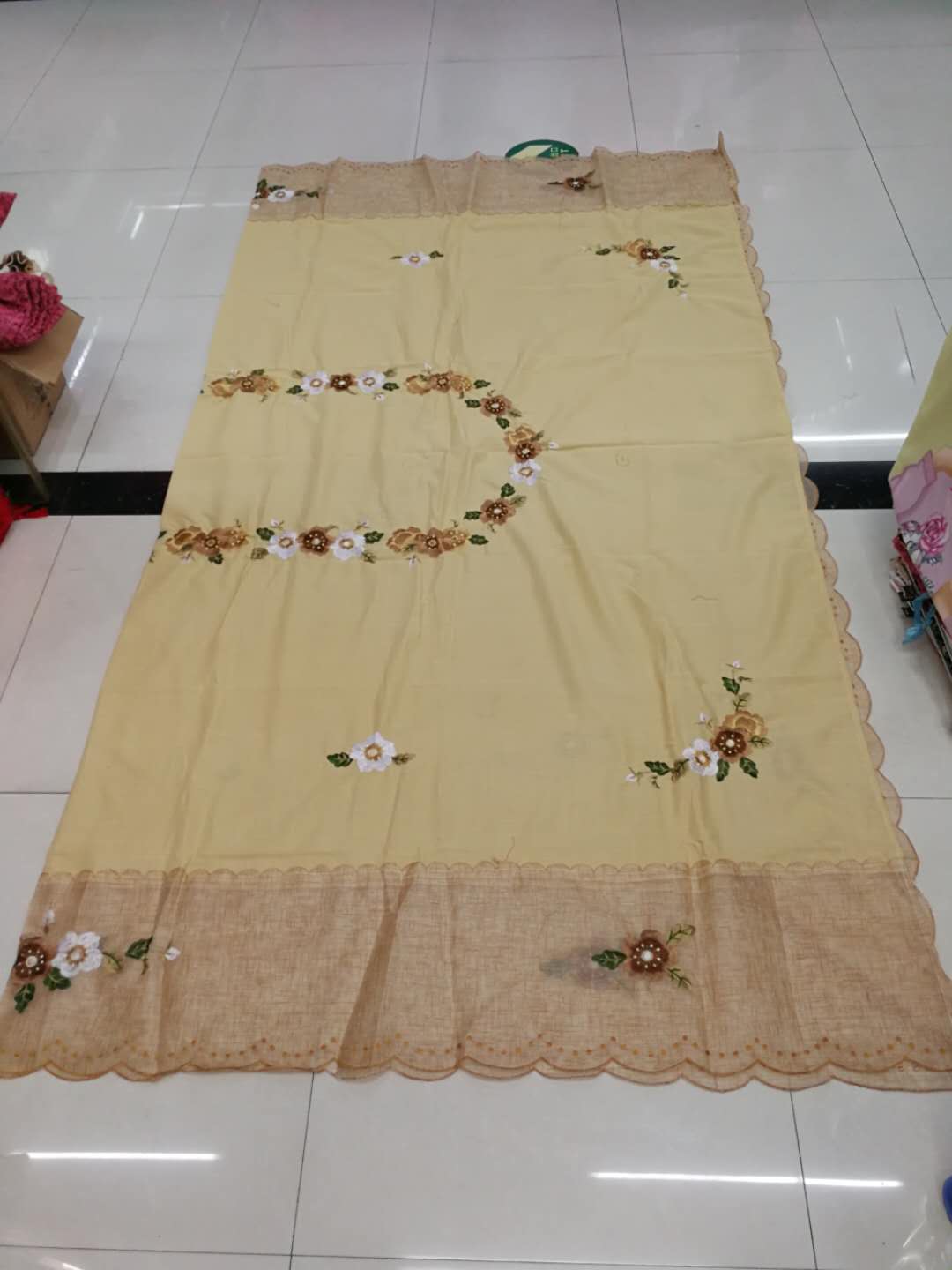 Clearance sale of the remaining stock of the three-piece linen embroidery set details Picture