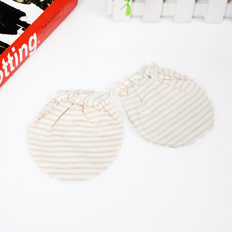 萱贝卡萌新款防抓手套 婴儿防抓脸手套 卡通小手套婴儿用品批发产品图