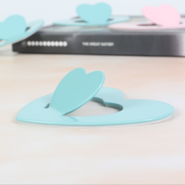 Heart-shaped hooks, peach heart sticky hooks, ironwork hooks, sticky hooks, spray-painted and baked paint hooks, creative and colorful hooks Specification image