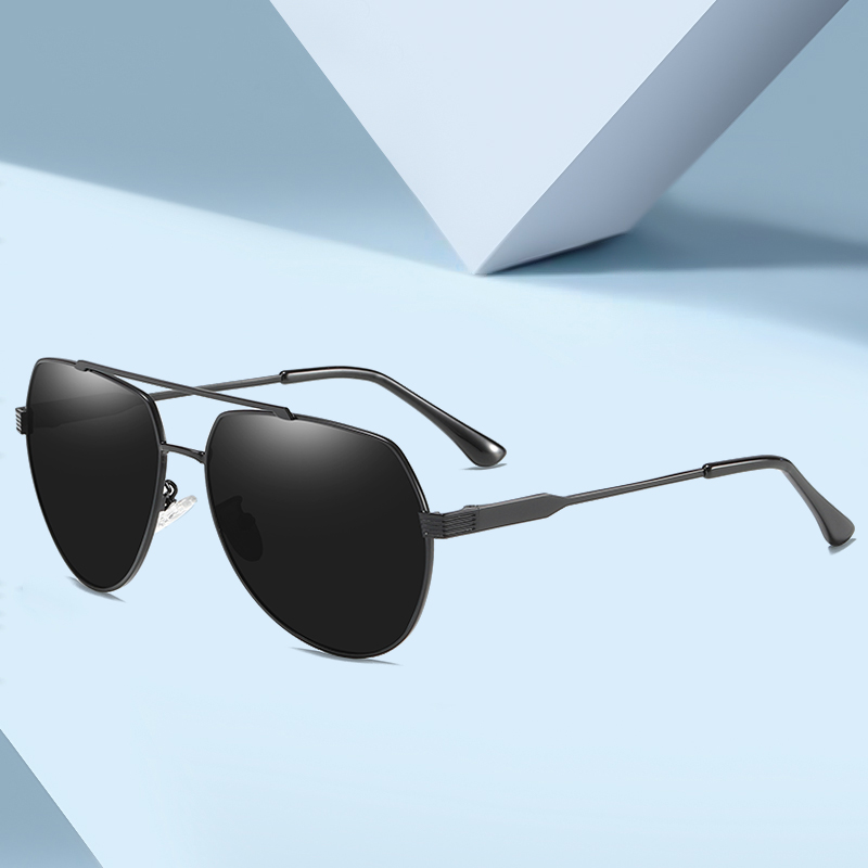 Men's fashion classic polarized sunglasses, driver outdoor driving sunglasses Application Scenario