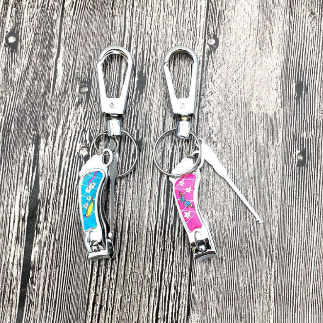 An affordable 3-piece set of electroplated iron keychains with foot pads, nail clippers and ear picks for 2 yuan from street vendors Specification image