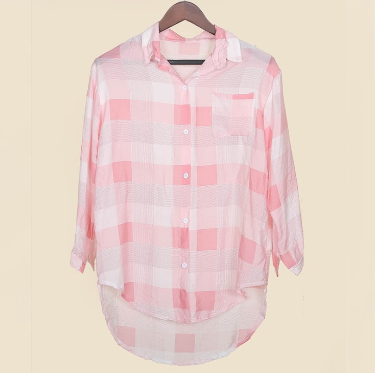 Women's long-sleeved plaid shirt sun-protective jacket, loose mid-length plaid shirt sun-protective clothing Application Scenario