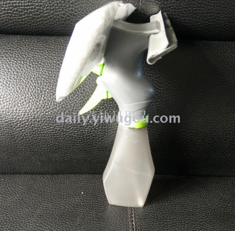 Water spray window cleaner, multi-functional glass cleaner, dual-purpose double-sided glass cleaner, window scraper