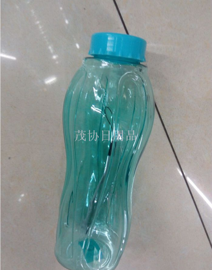 Travel cup, portable water cup, drawstring cup, creative best-selling cup, water cup Specification image