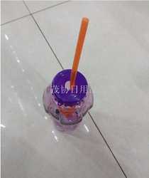 Creative drinking cups with rope and straw