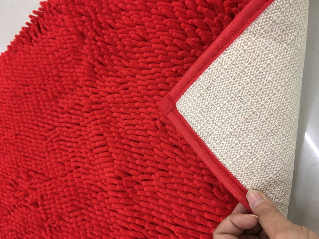 New best-selling factory direct sales: 50*80cm red long-haired Chenille floor mat, bedside mat, edge mat, door mat, carpet Application Scenario