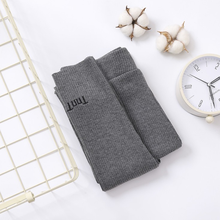 New style of threaded cotton grey leggings for women to wear outside, elastic tight nine-inch pants with embroidered letters at the hem Specification image