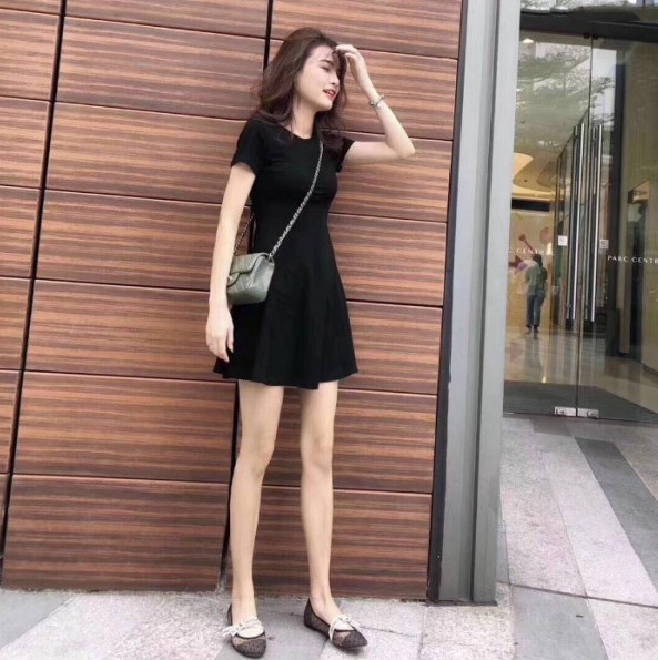 Herben-style little black dress for women, with a retro cinched waist, makes them look petite. Hong Kong-style fresh and light dress for women in summer Specification image