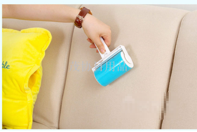 Wholesale medium washable adhesive clothes dust remover carpet and bed sheet wool suction adhesive drum 108g