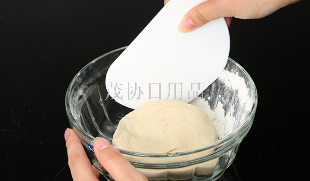 2-in-1 dough cutter cutter cutter cutter cutter cutter cutter cutter cutter Round flour knife with scale New peculiar products for foreign trade only