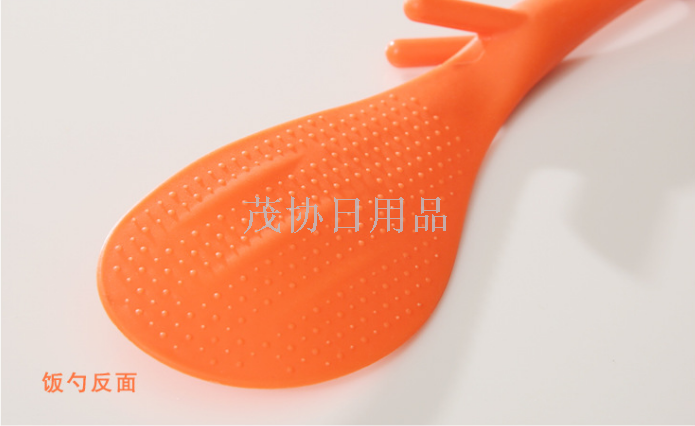 The squirrel rice spoon is a super cute standing non-stick rice spoon. It's a small kitchen tool for serving rice Specification image