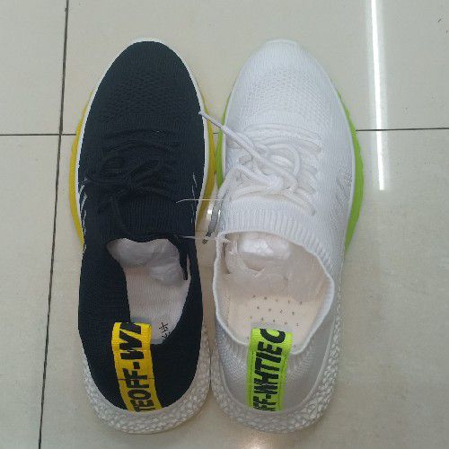 新款飞织女鞋，透气新款飞织女鞋，透气时尚舒适轻便透气时尚舒适轻便