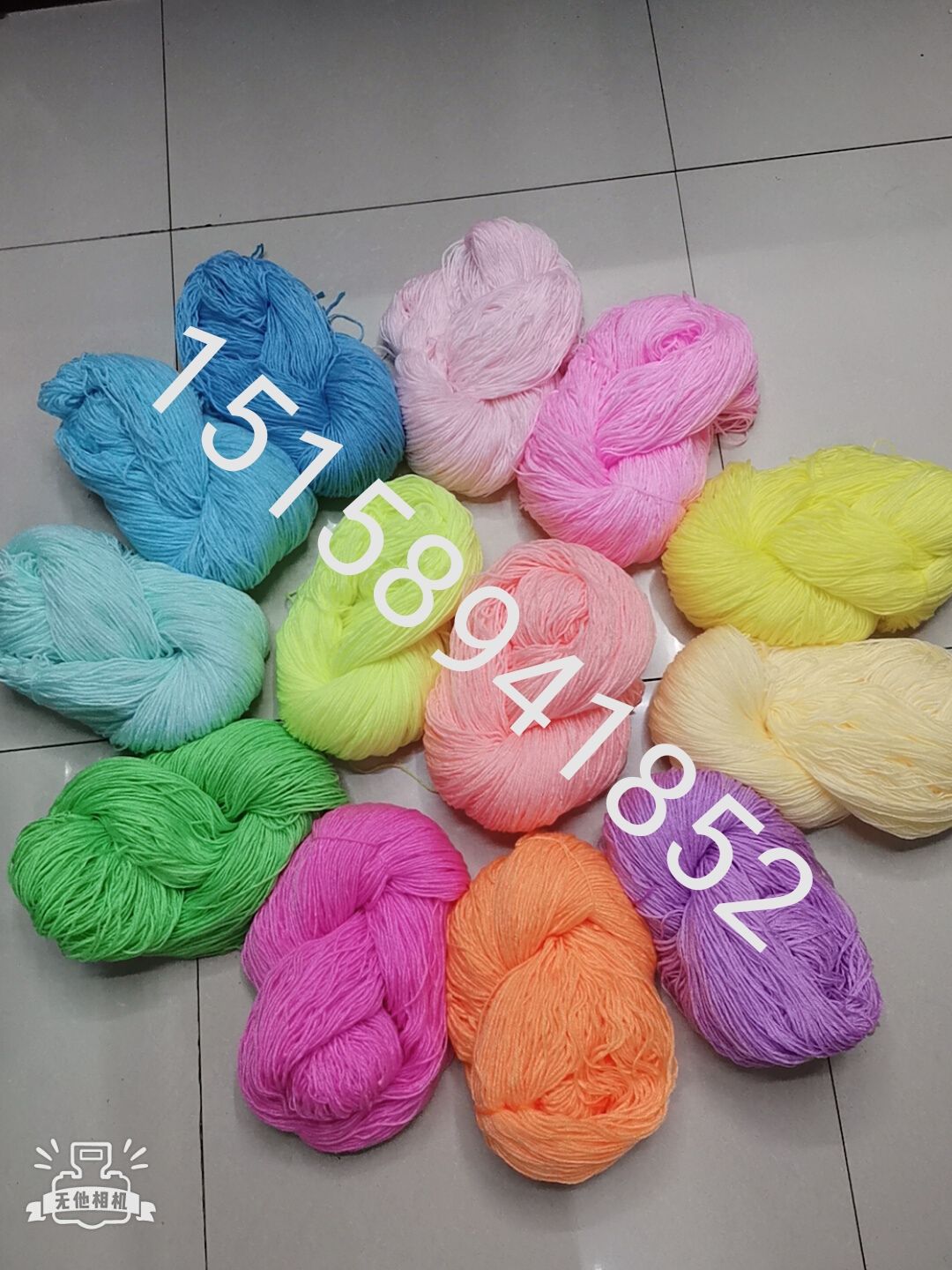 Factory direct sales of 4 strands of medium-thick acrylic yarn, spring candy-colored yarn in stock, half a jin each