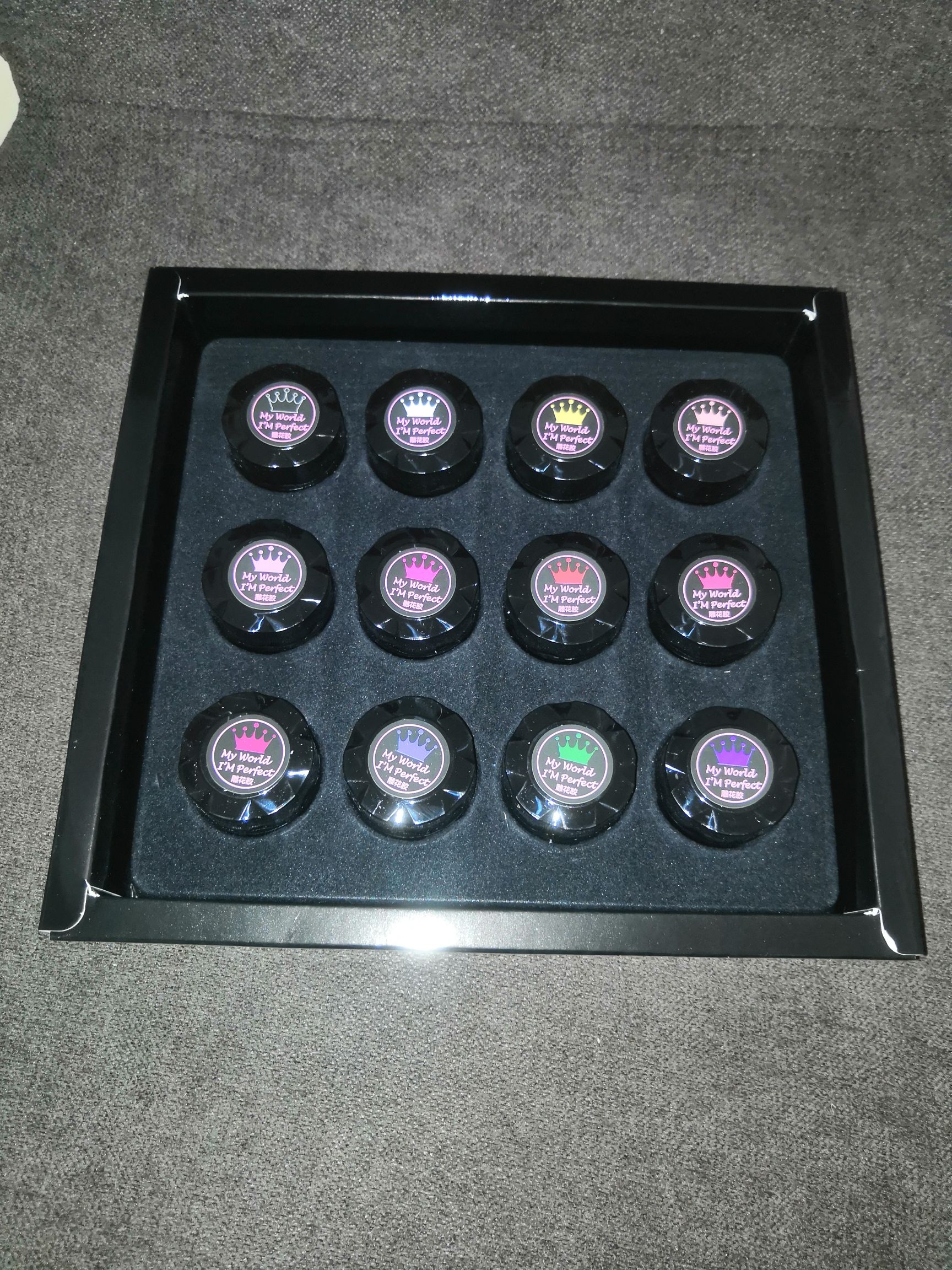 Nail art carving glue, 5-gram 12-color carving glue, Jia Yi World carving glue Specification image