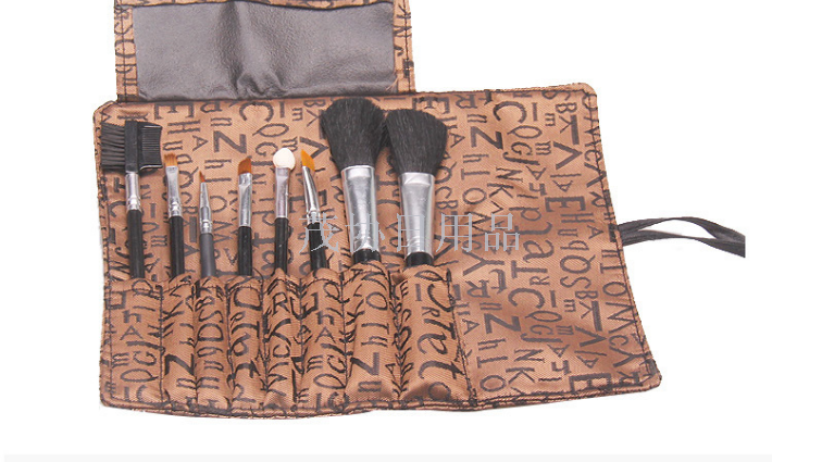 Teacher Kevin recommended JOJO eight-piece makeup brush TV beauty products
