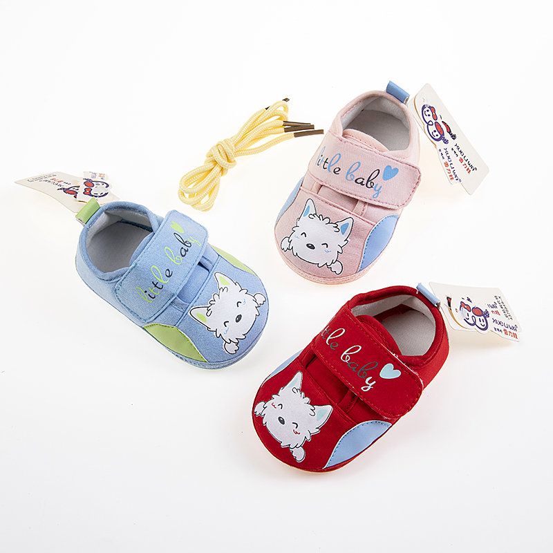 A kitten can't breathe in one shoe