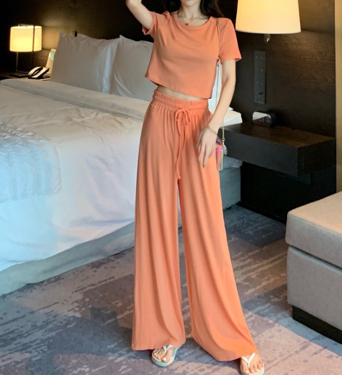 Solid color fitted short navel exposed short-sleeved T-shirt for women, elastic high-waisted wide-leg pants set Application Scenario