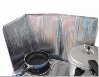 Kitchen oil proof plate Cooking oil proof plate Tinfoil baffle plate height 50CM* length 90CM