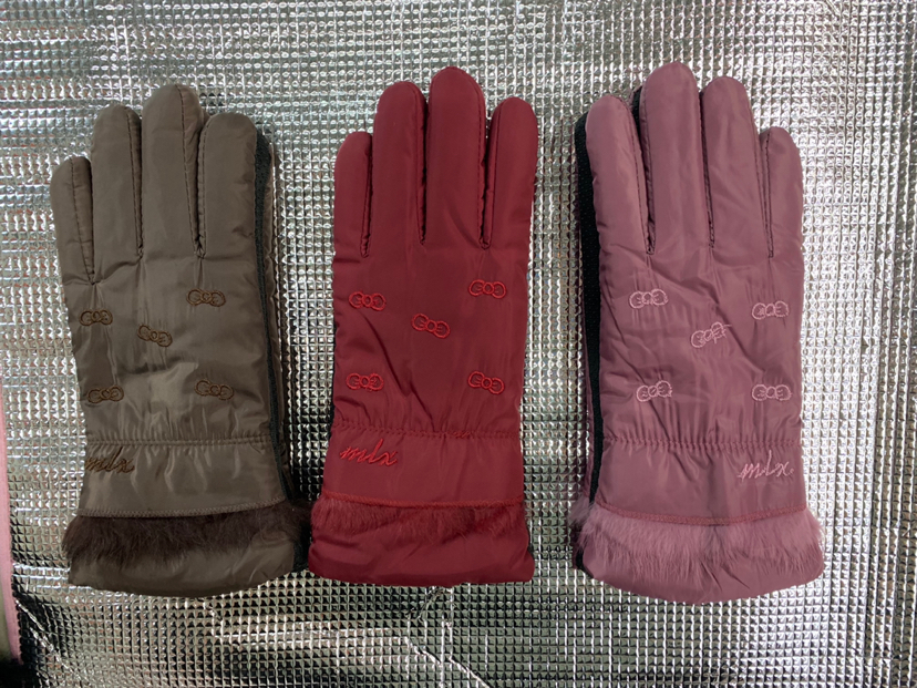 New anti-slip and warm gloves for women, winter casual and fashionable new warm sports cycling anti-slip gloves details Picture