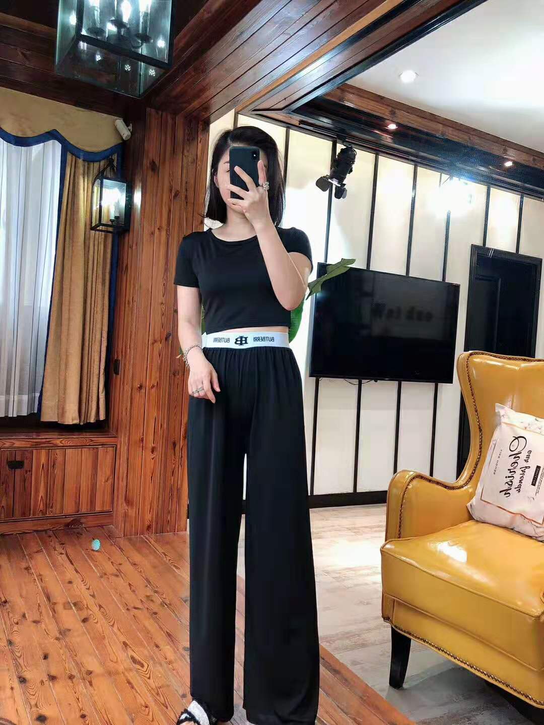 The popular casual set of wide-leg pants made of copper ammonia silk, the same style as the female Douyin Kaka Application Scenario
