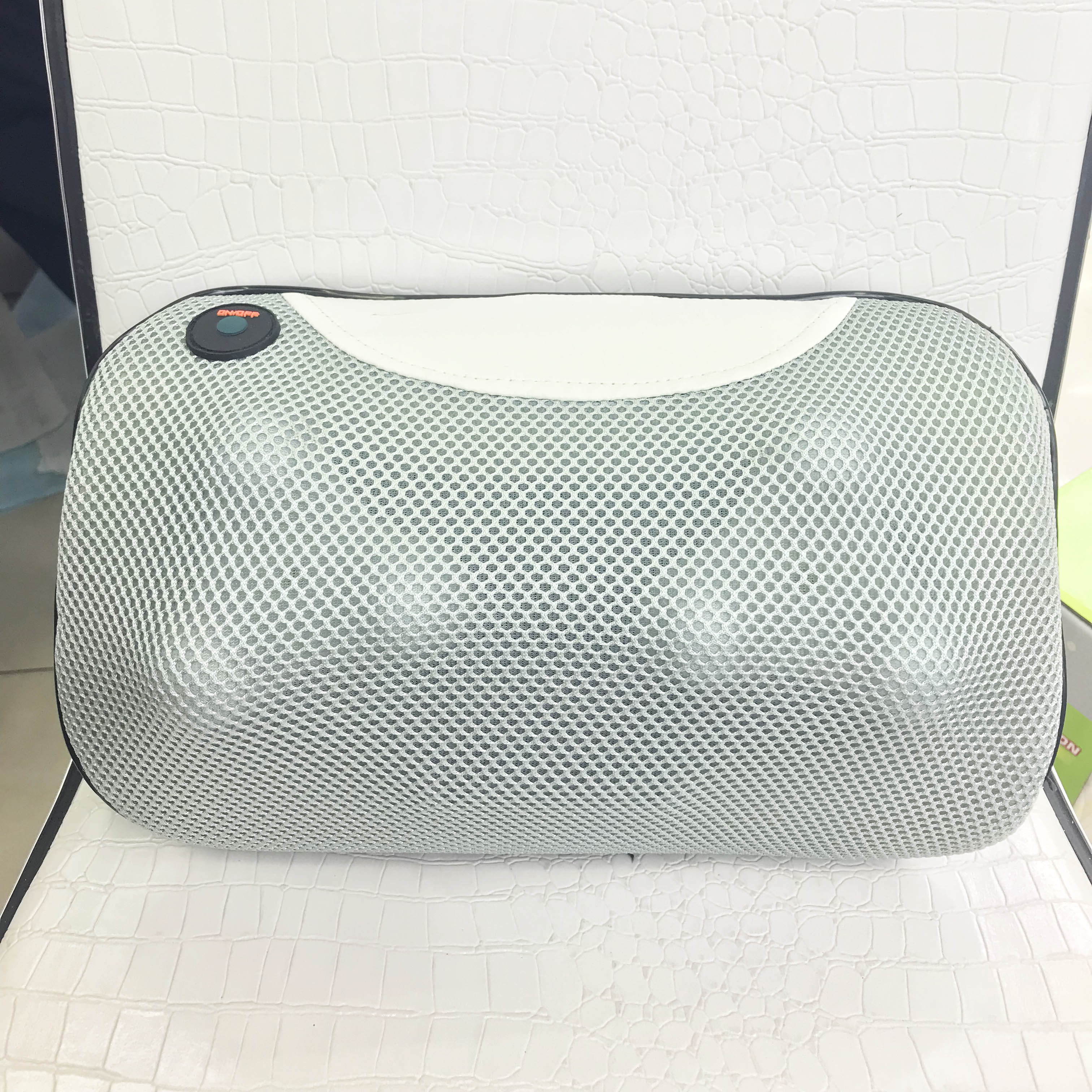 Multi-functional vehicle-mounted home massage pillow, infrared cervical massage device, waist and back massage device Application Scenario