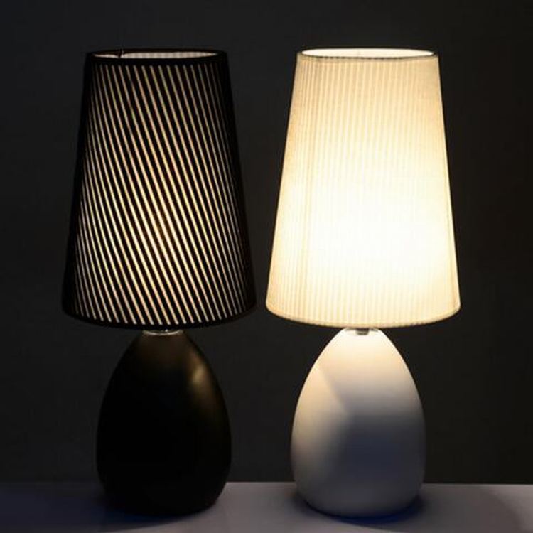 Nordic bedside lamp bedroom desk lamp warm decoration Bedroom bedside lamp wedding creative European table lamp