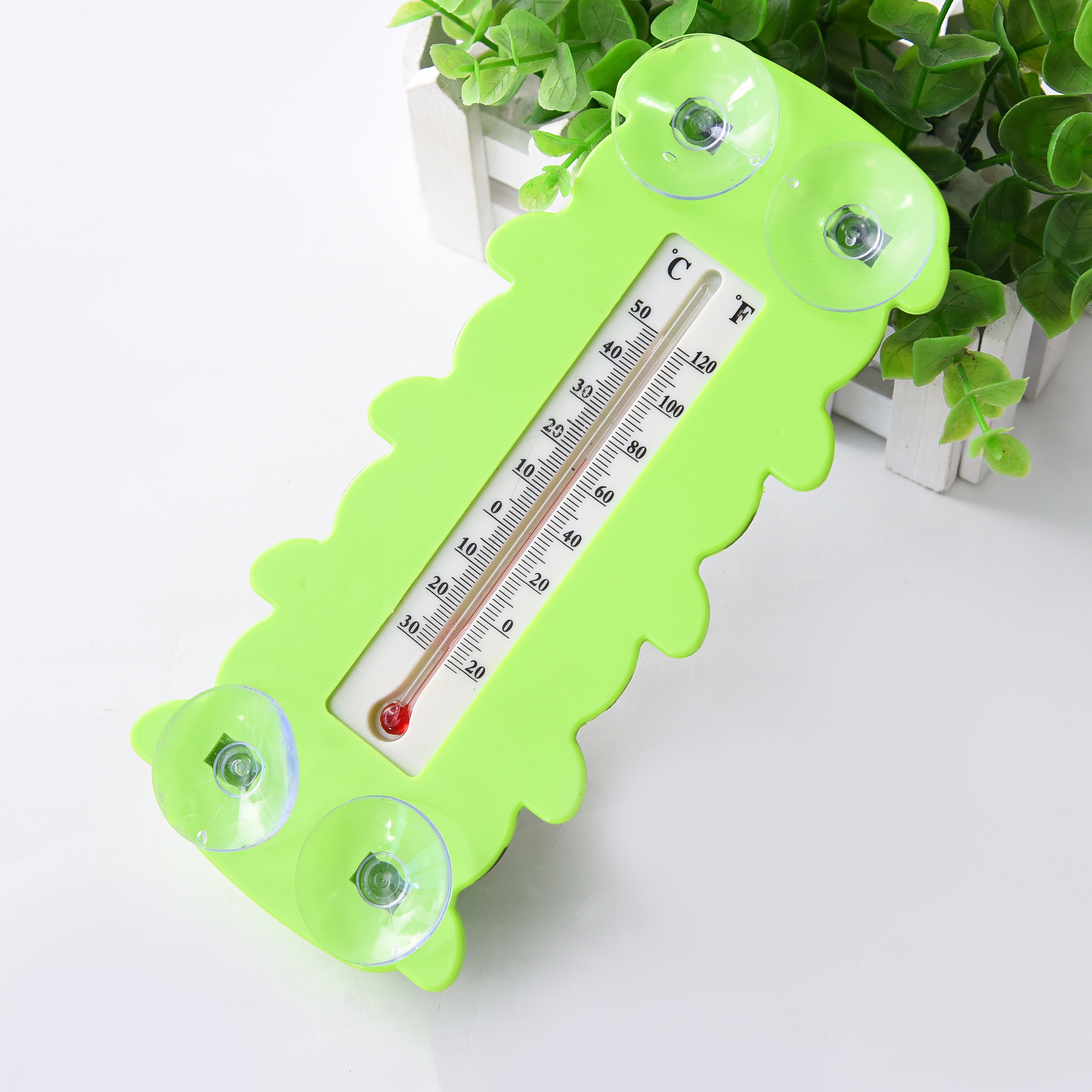 Direct sales and wholesale of best-selling cartoon caterpillar outdoor thermometers and cartoon bee beetle thermometers from the manufacturer Application Scenario