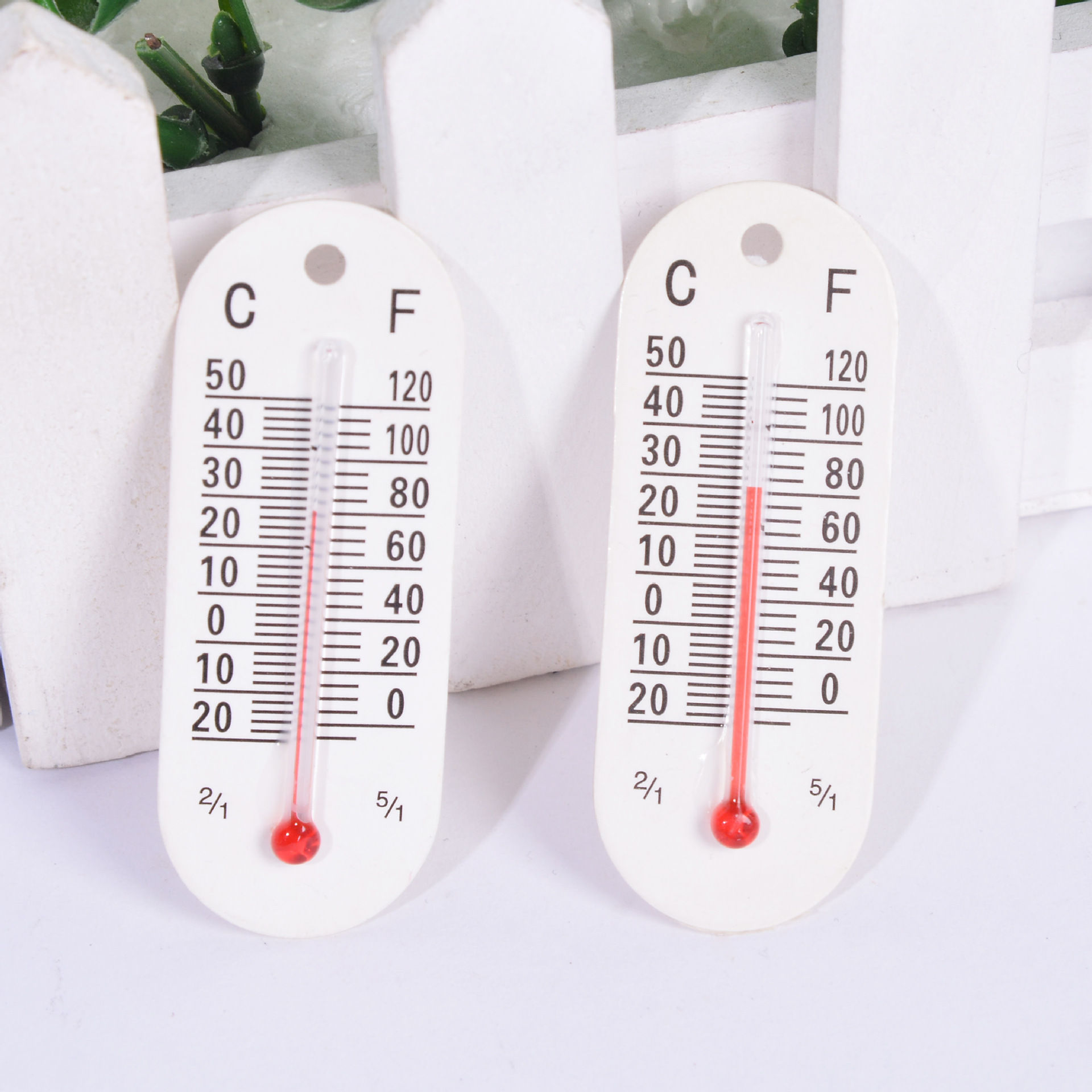 Factory direct sales of various specifications of paper thermometers, small thermometers, glass thermometers and self-adhesive thermometers Specification image