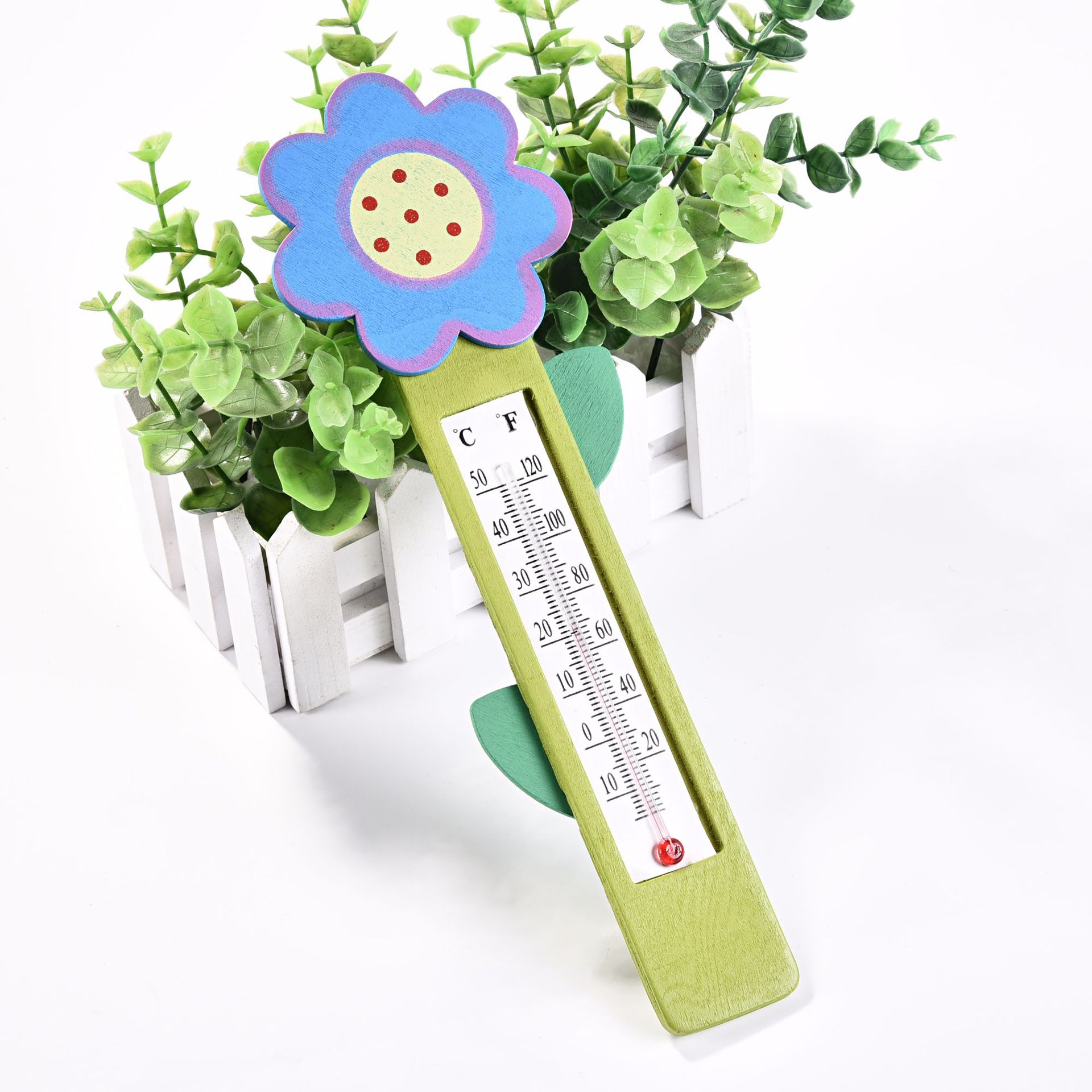 New product specializes in the production of thermometers, sunflower wooden thermometers, and cartoon-shaped wooden thermometers Application Scenario