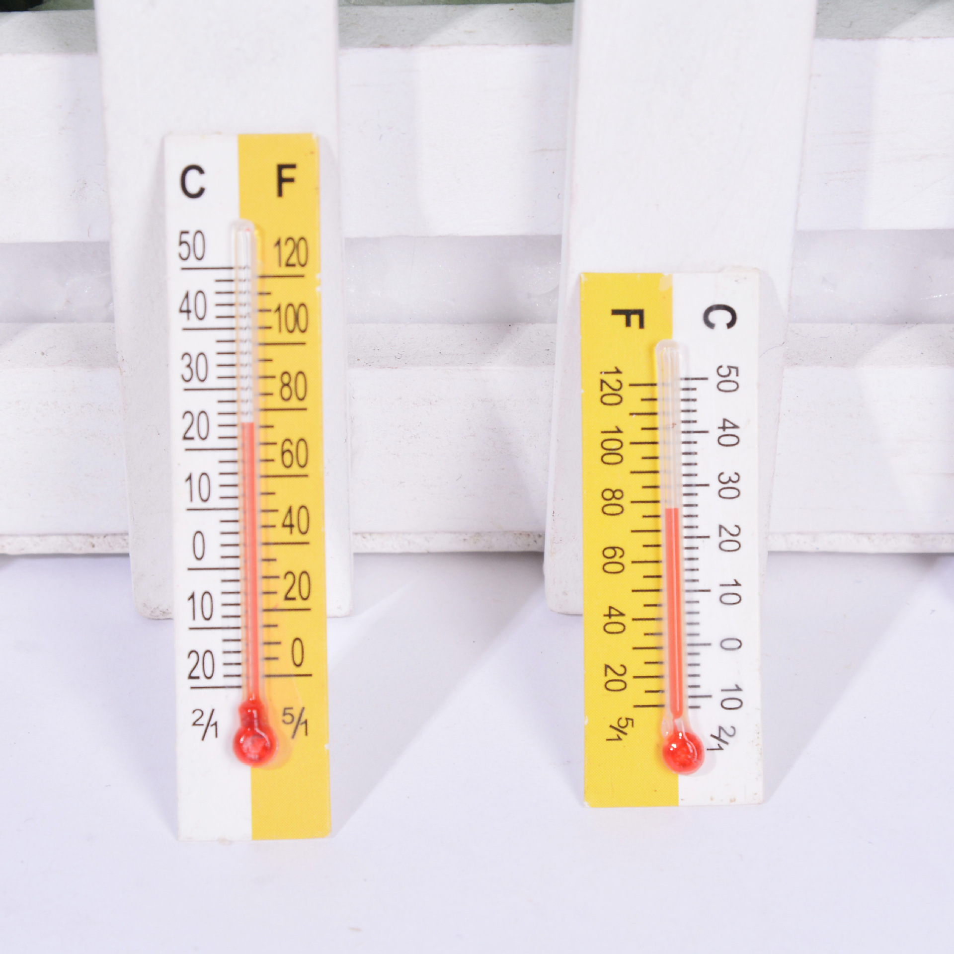 Factory direct sales of various specifications of paper thermometers, small thermometers, glass thermometers and self-adhesive thermometers Application Scenario