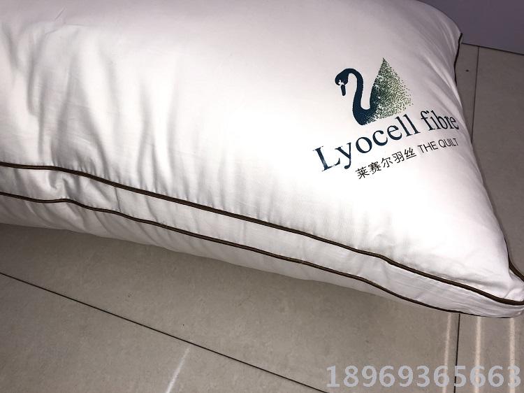 Star-rated hotel pillows, hotel supplies, soft and comfortable feather velvet pillows, high-end gifts, compression pillows Application Scenario