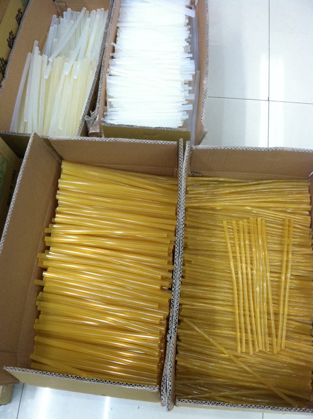 Whole box wholesale plastic electrothermal sol gun yellow hot melt hot capacity glue stick