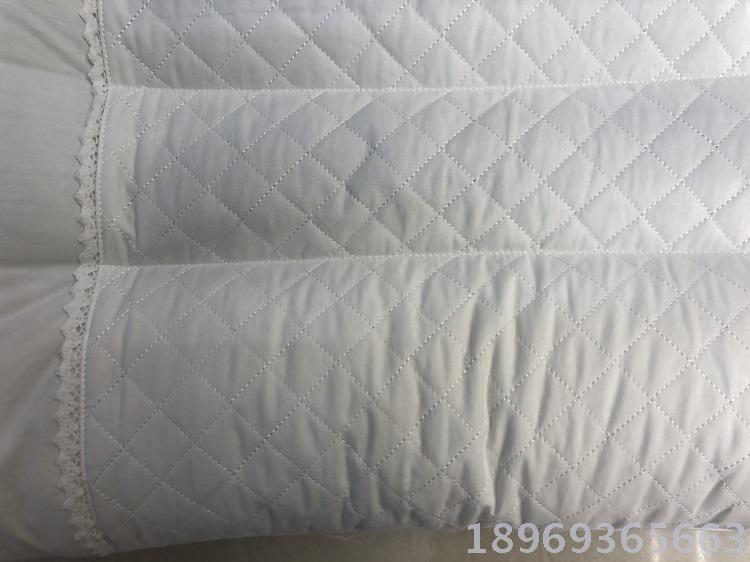 The retail quality is good, comfortable and not easy to sleep on. The buckwheat lavender sachette is shaped and has embroidered edges details Picture