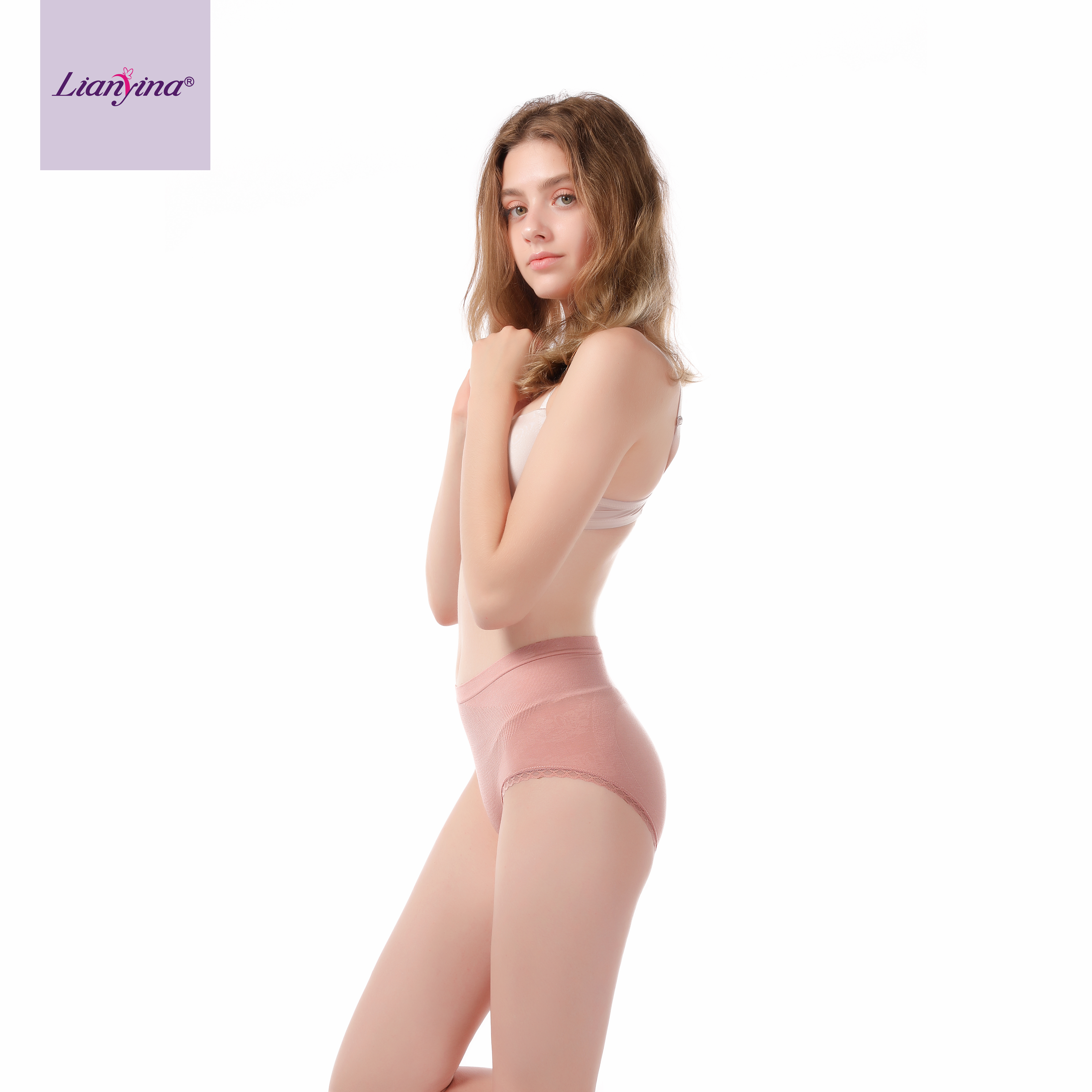 وفي إينا، 32 قطعة من الملابس الداخلية العارية والخلية الخالية من الشقوق Specification image