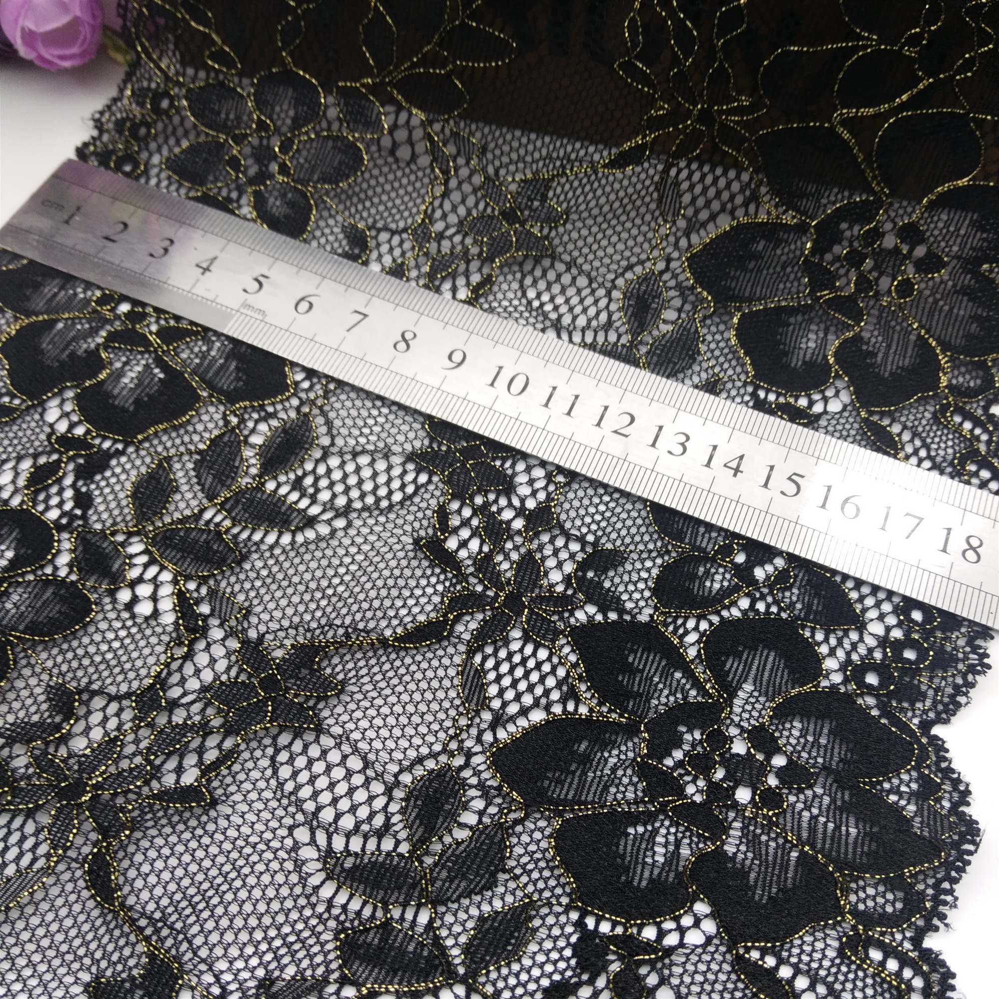 High-end lace has elastic borders details Picture