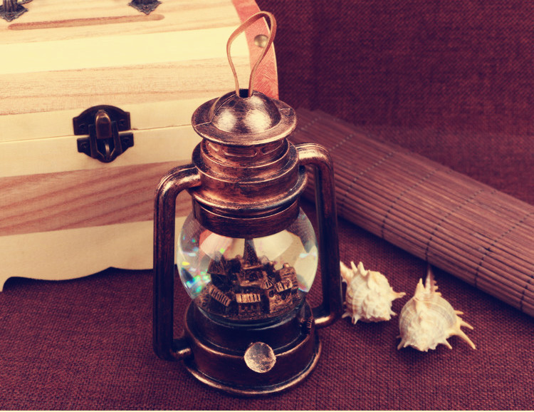 创意复古马灯发光巴黎铁塔水晶球45号水球生日礼物树脂工艺品