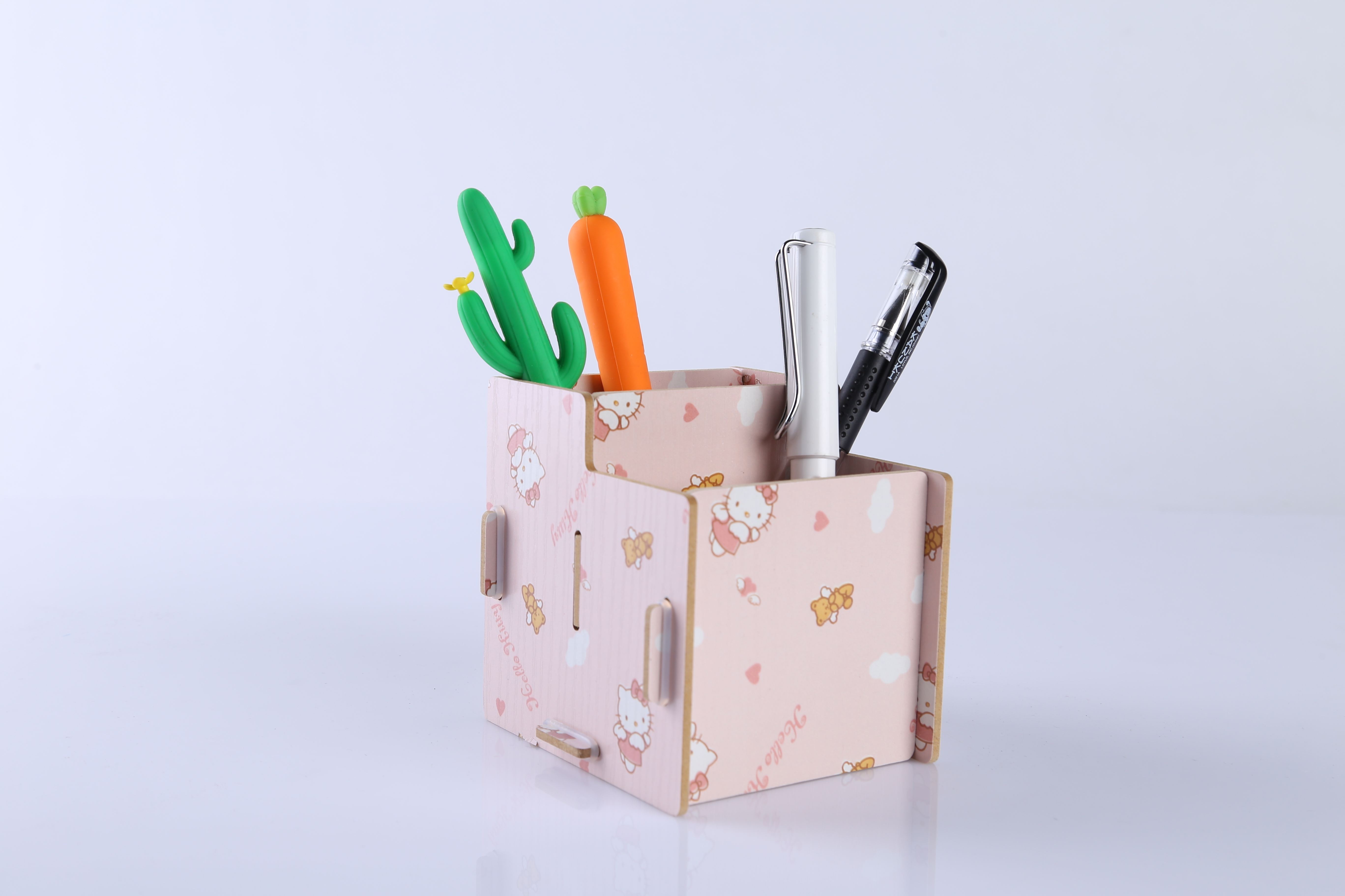 木质笔筒组合图案笔筒拼图方笔筒环保益智小笔筒学生办公收纳笔筒白底实物图