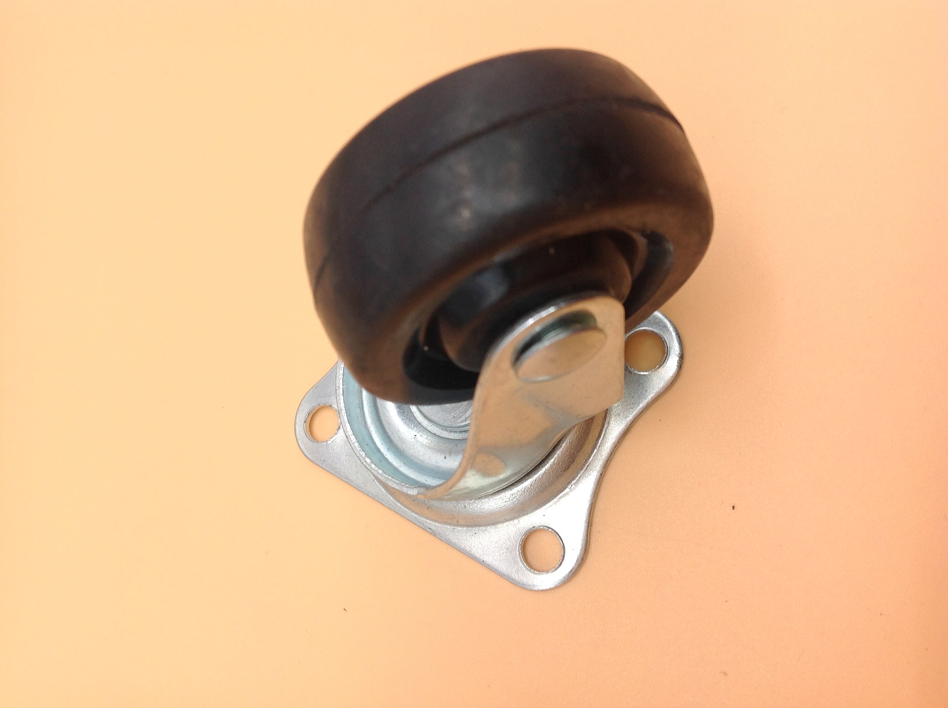 Shuzan sliding door uses 50 black rubber casters, industrial-grade rubber wheel hardware accessories, which are silent, anti-slip, have strong load-bearing capacity and are durable
