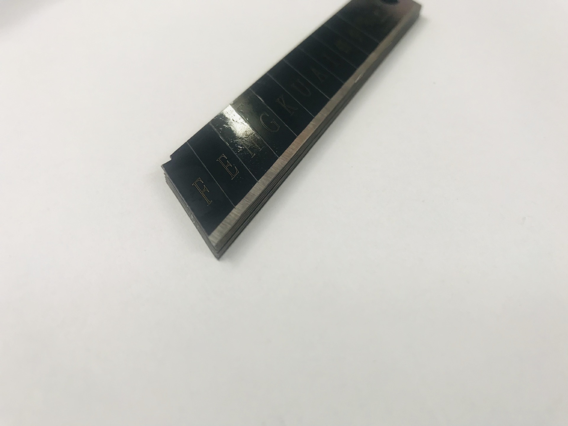 Utility knife blade Professional wallpaper knife high-grade black blade paper knife Specification drawing