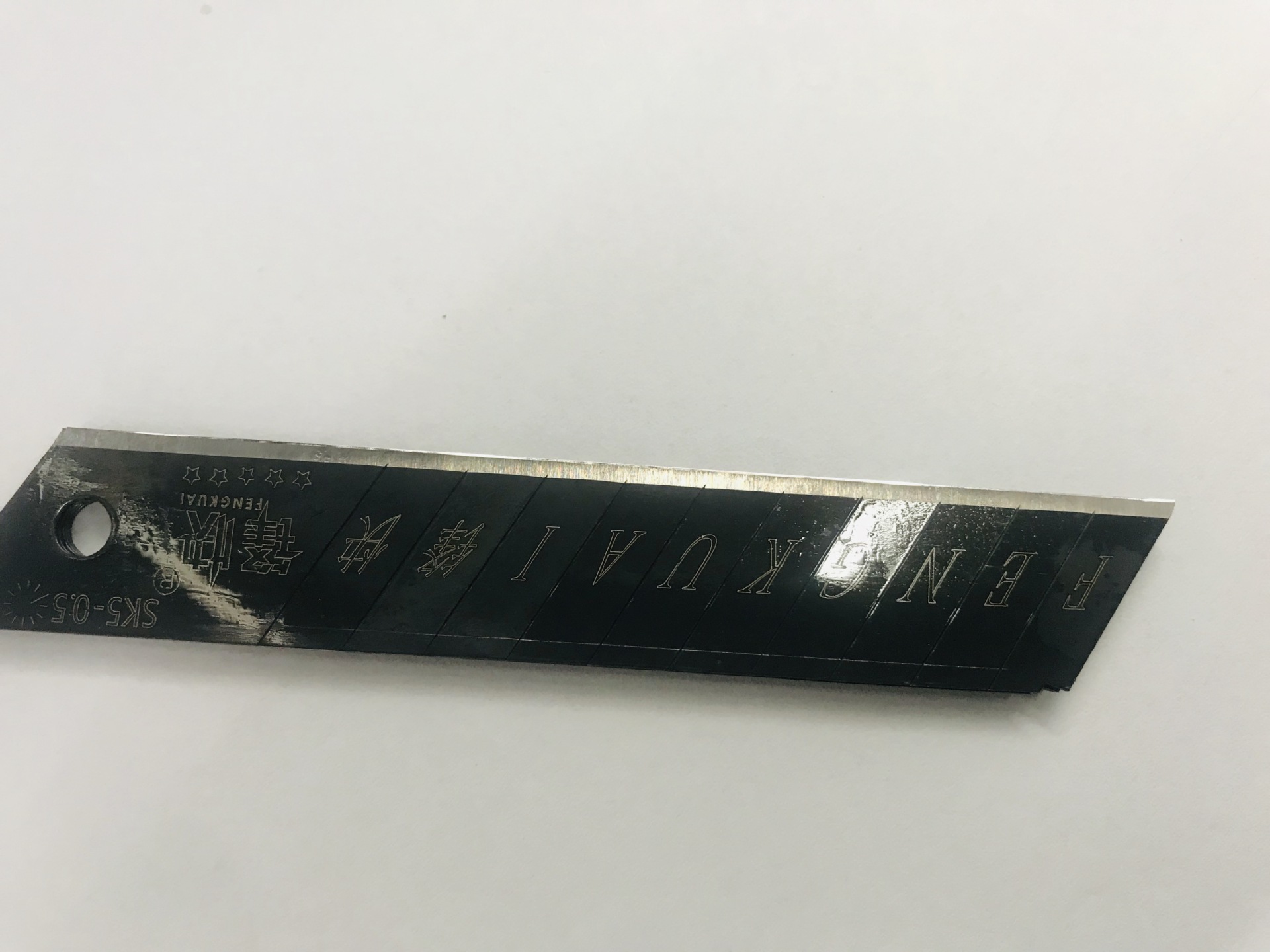 Utility knife blade Professional wallpaper knife high-grade black blade paper knife Application Scenario