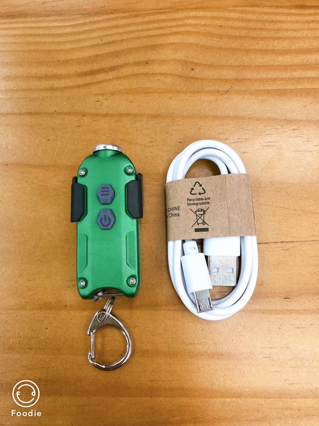 The new multi-functional key light with built-in battery emergency small light is a small portable outdoor product Application Scenario