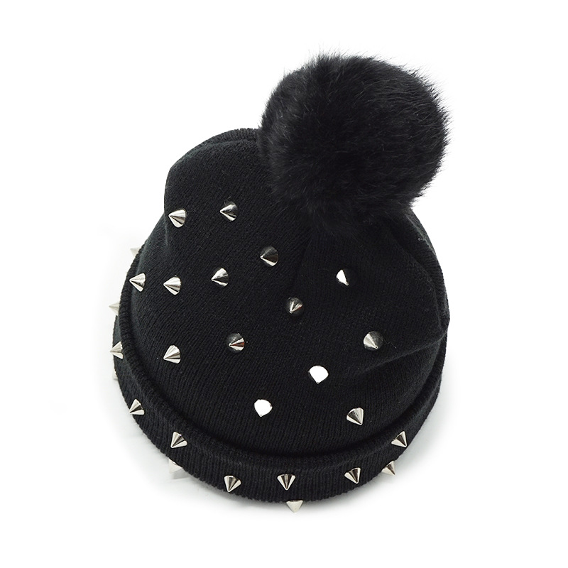 Aliexpress Foreign Trade Explosive Hat European And American Punk Riveted Autumn And Winter Knitted Hat Women's Woolen Hat Thermal Sleeve Hat Application Scenario