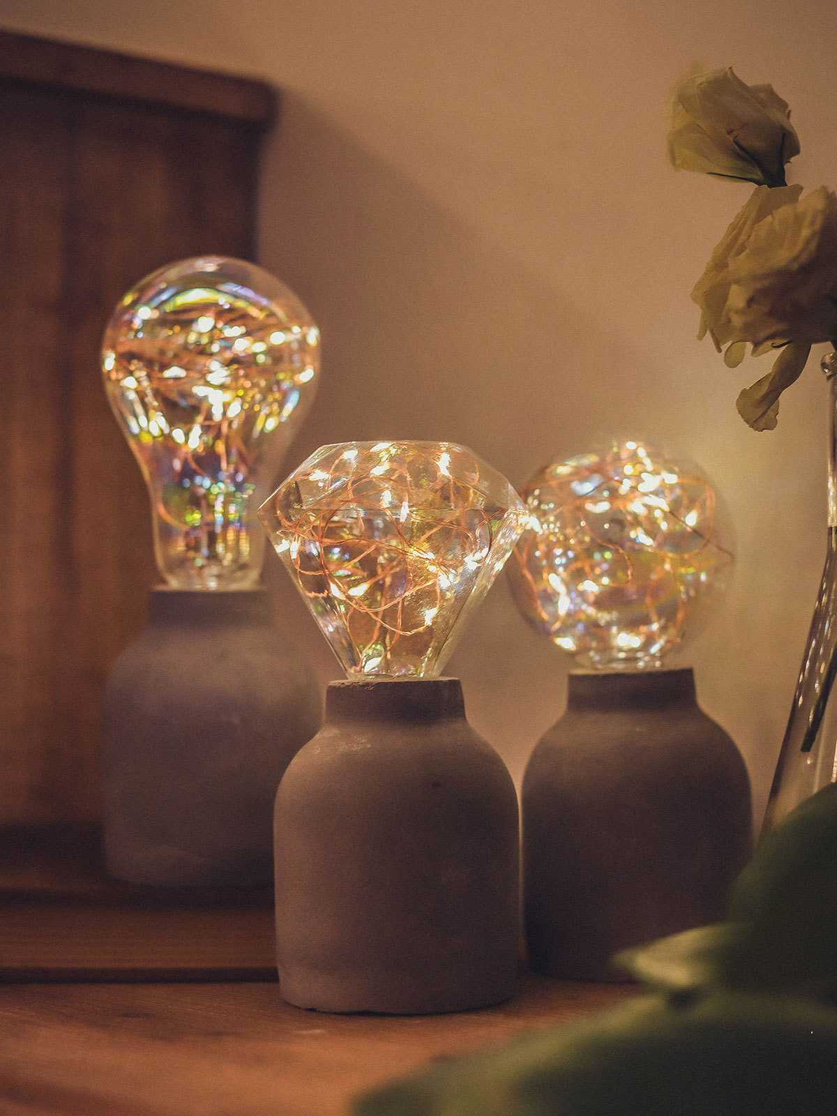 Instagram romantic girl heart copper wire bedroom retro lamp web celebrity shop lamp douyin room decoration small colorful lights full figure