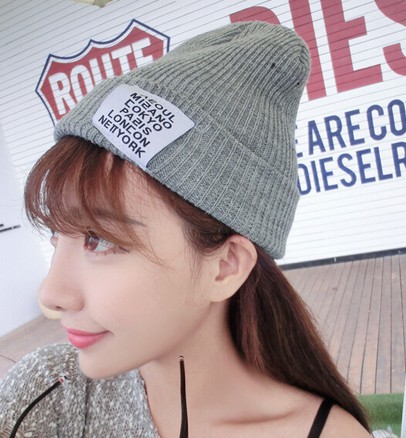 Korean applied-cloth knitted hat Korean hat women's winter thickened warm hot male pointy letter woolen hat full figure