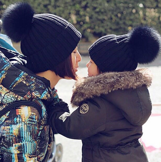 Aliexpress Amazon wish explosive hat foreign trade Europe and the United States imitation fox hairball knitted hat parent-child wool hat full figure