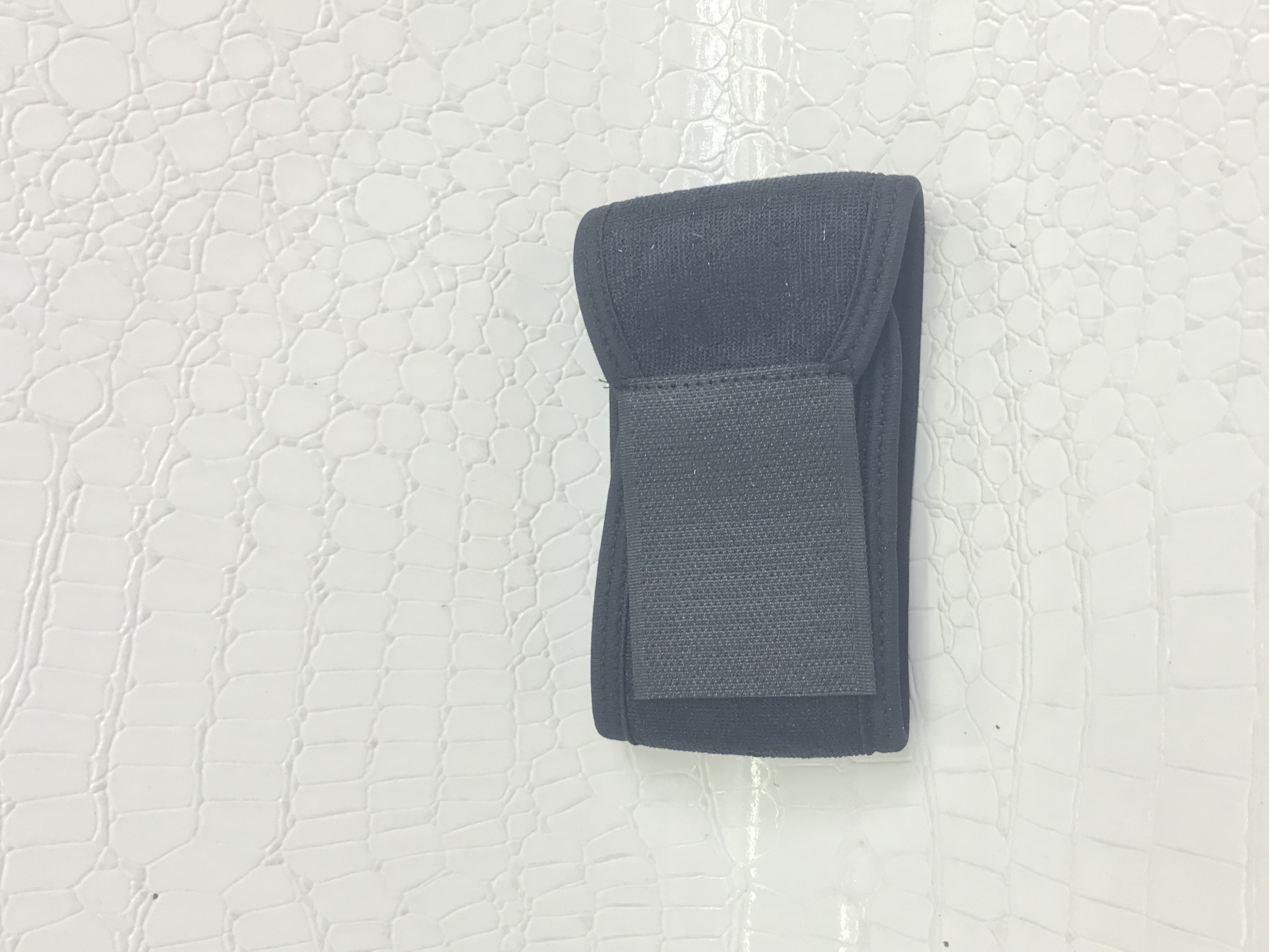 Factory direct sales of cross-border fitness, weightlifting, basketball sports, adjustable wrist guards, pressure guards and palm guards Application Scenario