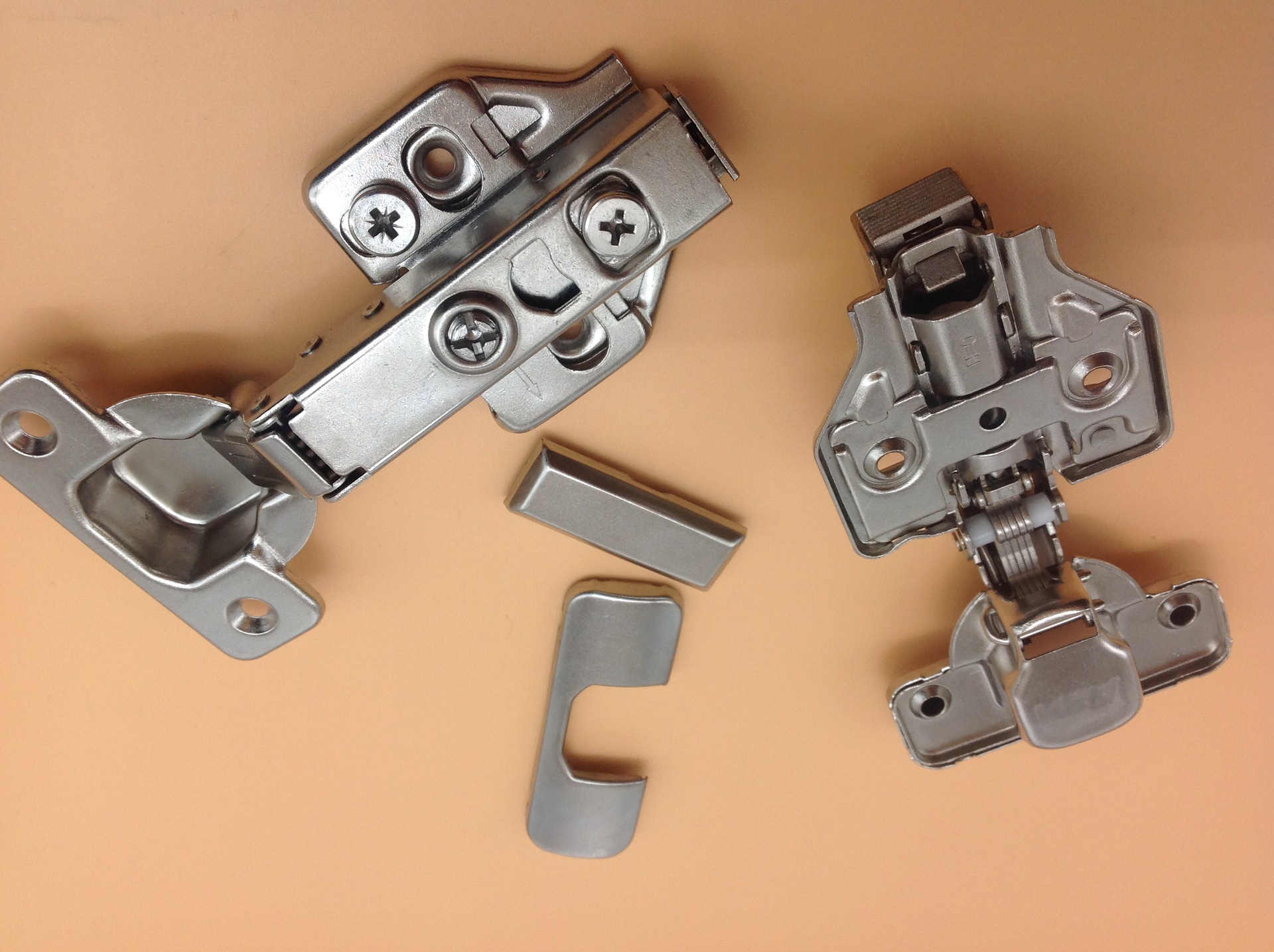 Aircraft seat iron cabinet hydraulic dump hinge