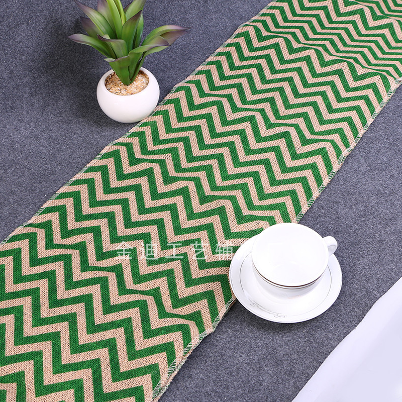 Factory direct sales, cross-border exclusive supply, European-style Christmas linen table flags, striped linen table flags, wedding decoration products Application Scenario