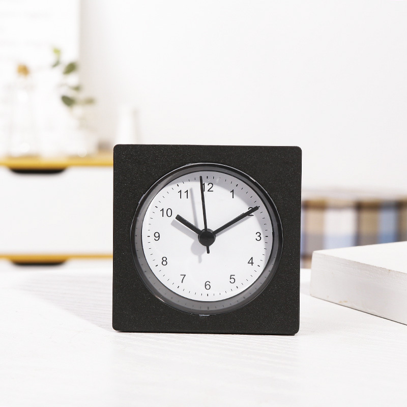 Yiwu Good Goods Creative alarm clocks, mini candy alarm clocks, gift items, alarm clock faces can be customized with enterprise logos Application Scenario